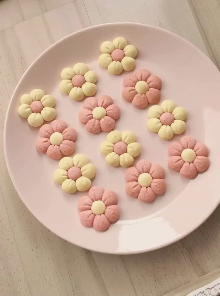 No-Mold Flower Cookies