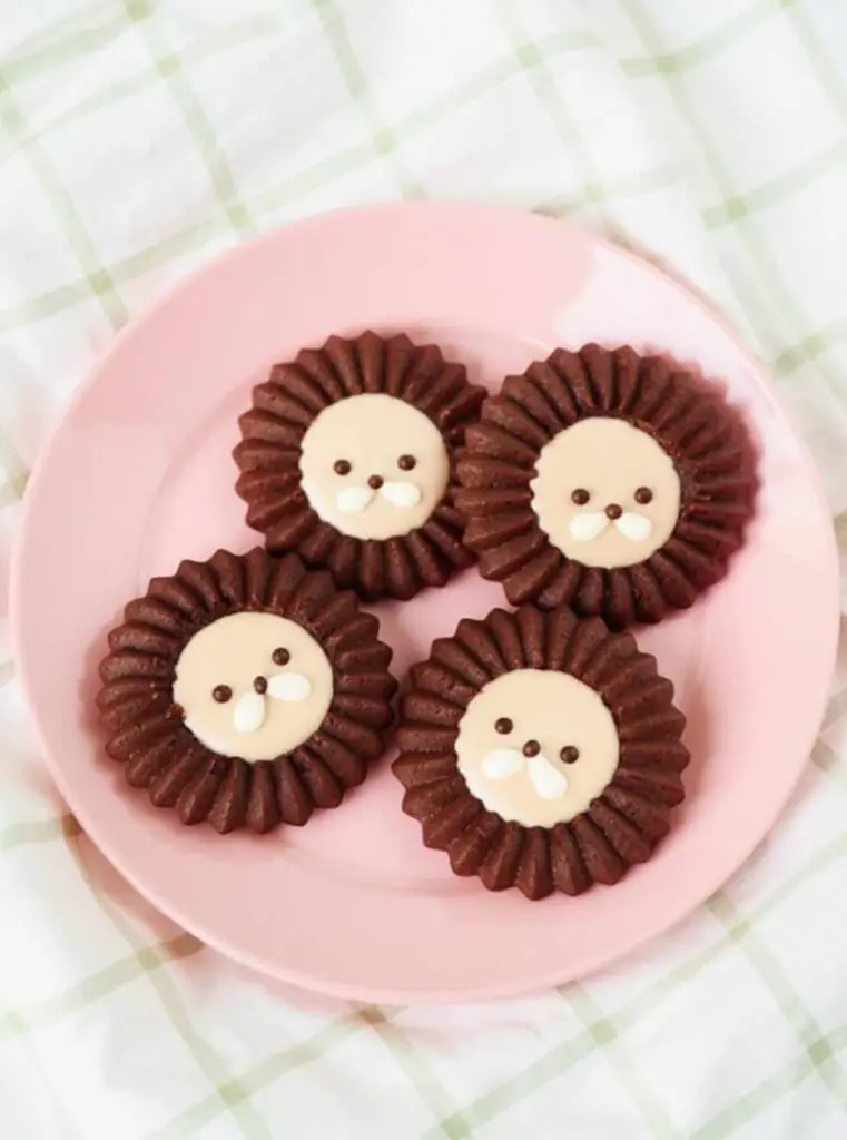 Chocolate Lion Cookies