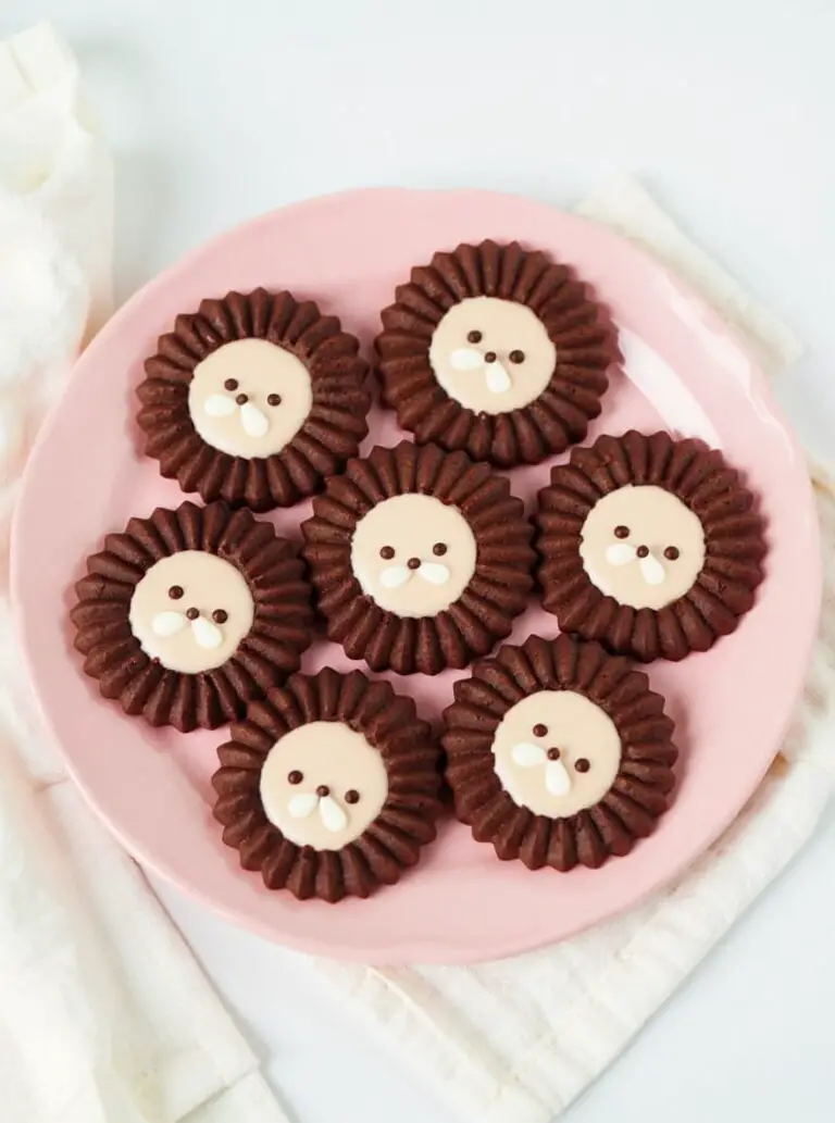 Chocolate Lion Cookies