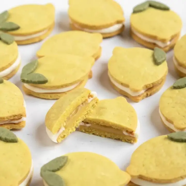 Lemon Sandwich Cookies With Lemon Curd