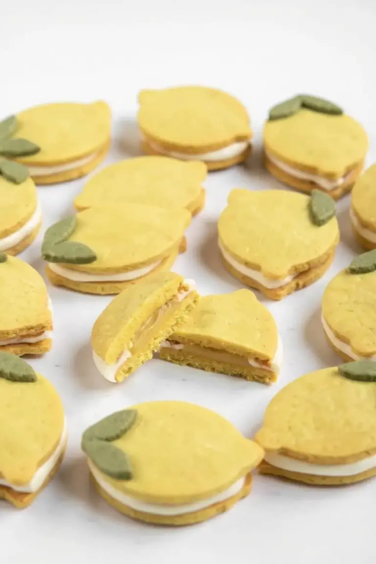 Lemon Sandwich Cookies With Lemon Curd