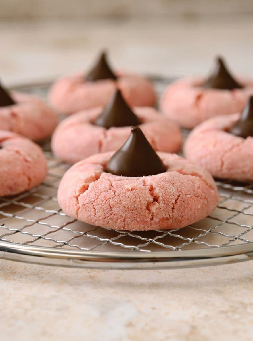 Strawberry Kiss Cookies