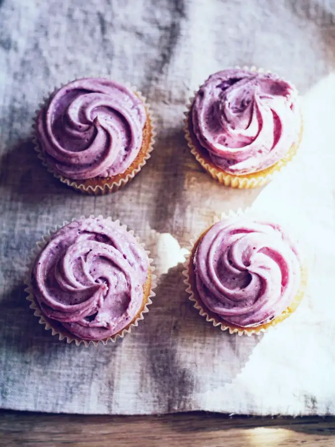 Blackberry Lemonade Cupcakes