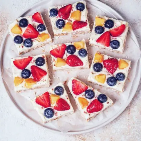 Frozen Yogurt Bark with summer fruit