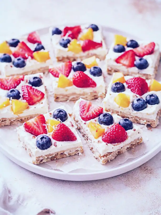 Frozen Yogurt Bark with summer fruit