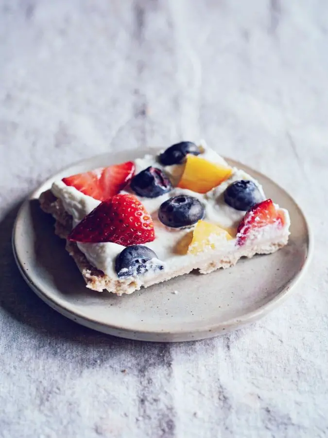 Frozen Yogurt Bark with summer fruit